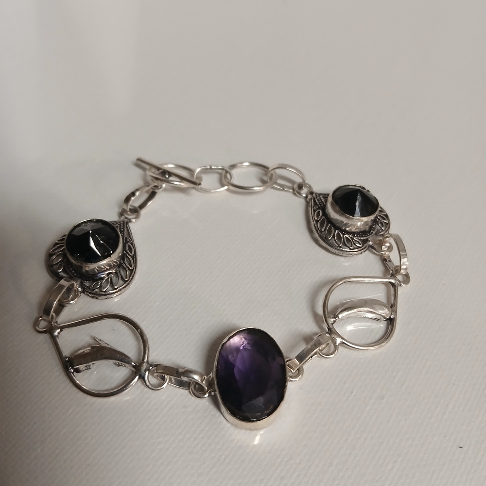 "Love Knot" Sterling Silver Amethyst and Black Onyx Bracelet